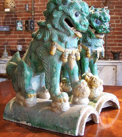 MALE & FEMALE FOO DOGS COOPERATION, PARTNERS